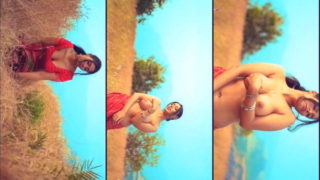 Sexy Desi Model Shows Boobs